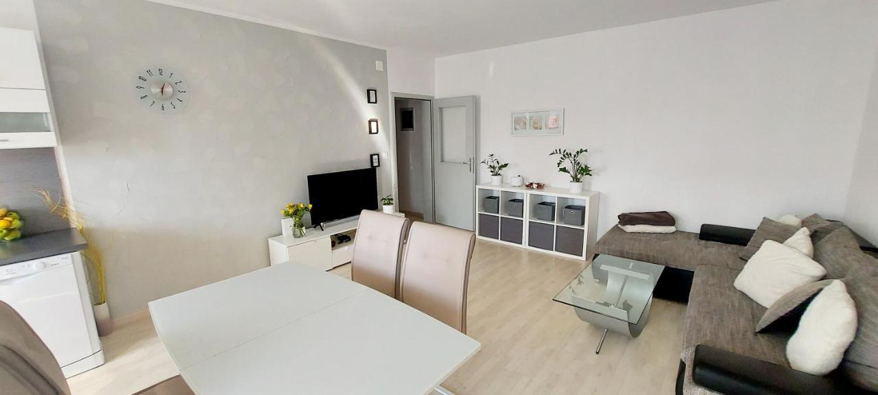 Apartment Near Fazana-500 From The Sea *