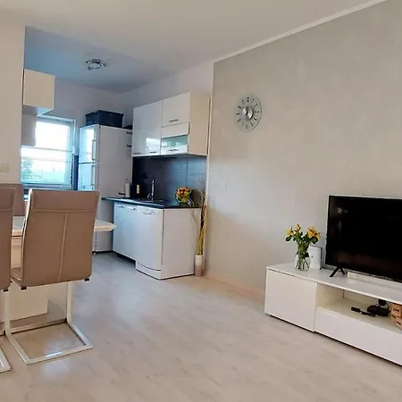 Apartman Near Fazana-500 From The Sea Exterior photo
